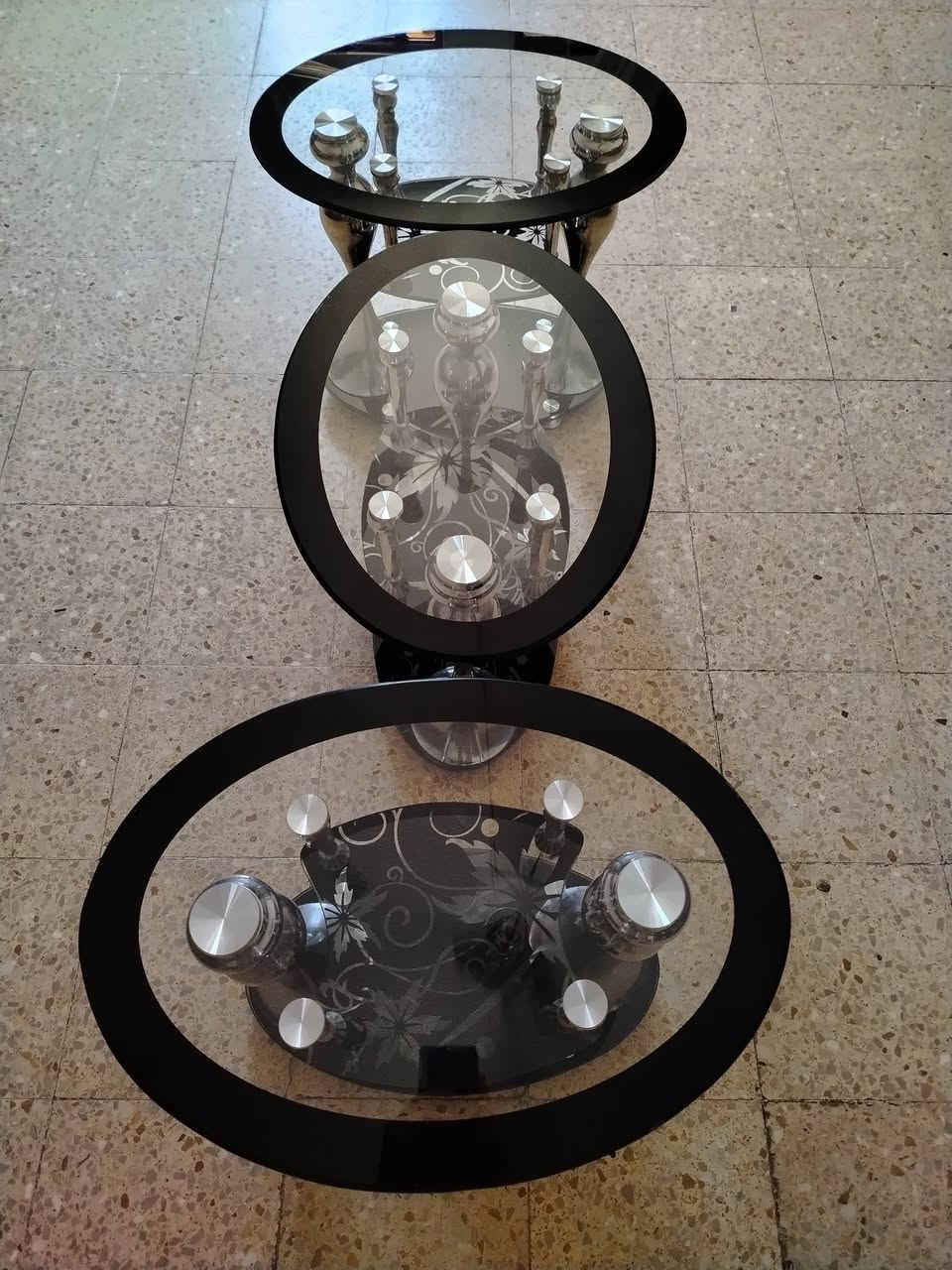 السلام عليكم ، مكلفه بنشر 
تخم عشر مقاعد للبيع بهاذا الشكل  
وعندي طبلات كزاز ٤ طبلات وحده كبيره و٣ صغار بس الكبيرة مكسورة مثل ما موضح بصوره أما الباقيات كلشي مابيهم 
سعر التخم مع الطبلات ب٧٥ ألف وبي مجال للشرايهه   
مكاني بغداد المحمودية  ، أي سؤال أو استفسار أجاوب عليكم 💜.


**إذا كنت صاحب هذا الإعلان وتريد حذفه لأي سبب، رجاءا أرسل رسالة إلى الدعم الفني**