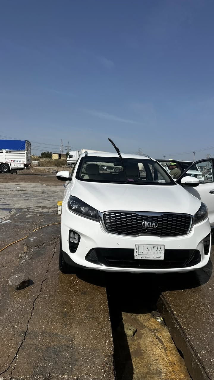 سورنتو 2020  خليجية كامل مواصفات نقص فتحة   ماشية 91000
250$ وبيها مجال بسيط
***********
***********
