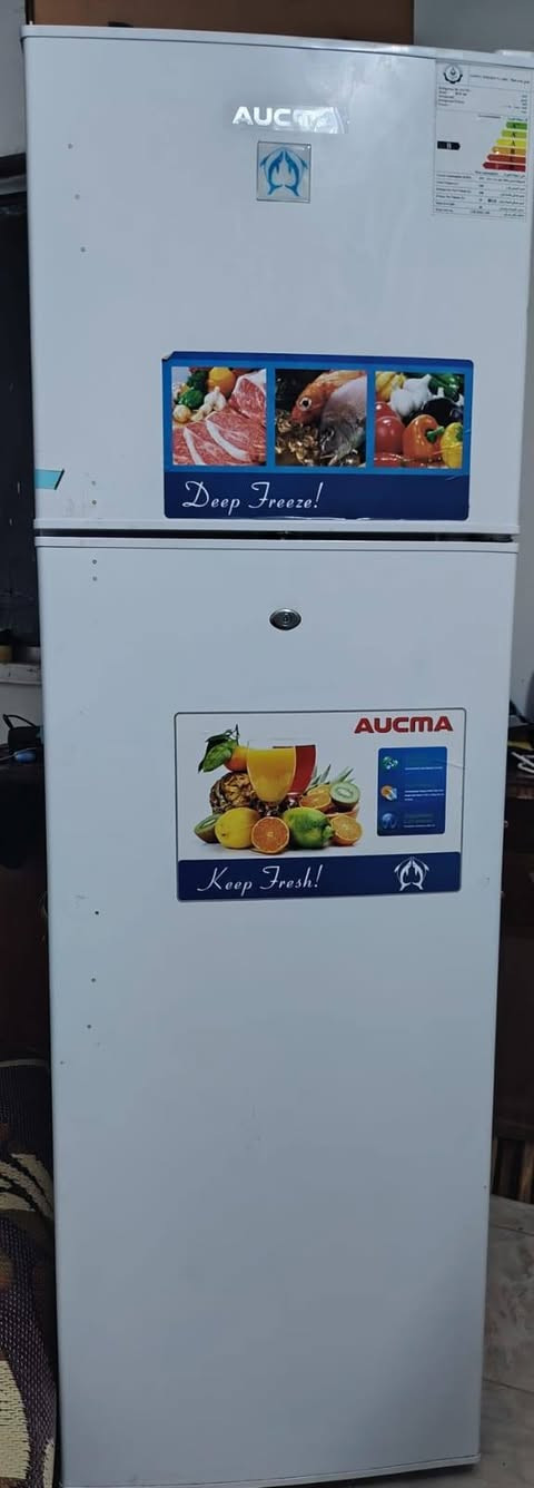 ثلاجه للبيع جديد ما مستخدم كرتونو موجود اتصل على رقم ***********.  رقم اسيا ***********
