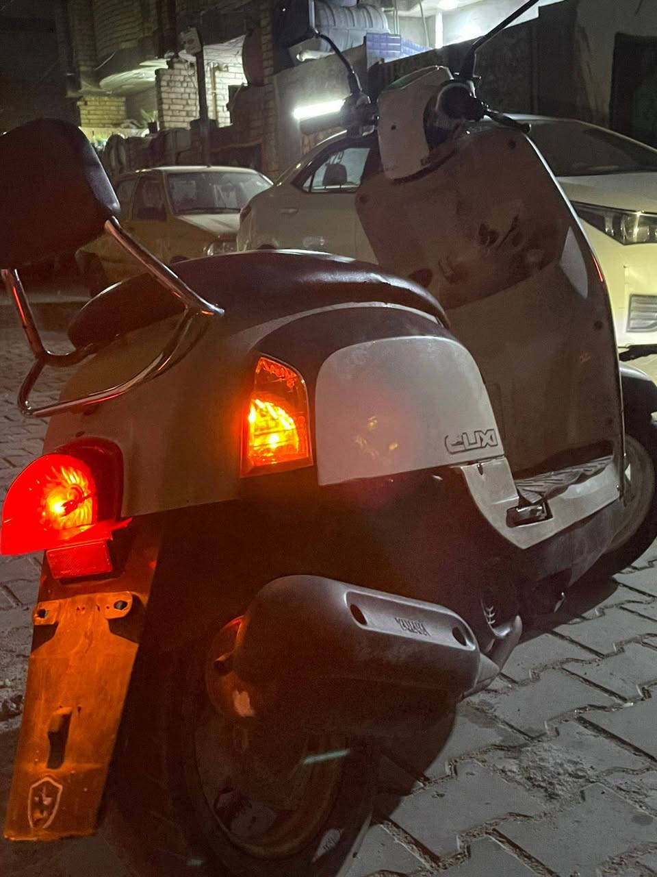 السلام عليكم بدون مااشرحلك
الحلال امامك 
السعر 650بيها مجال بسيط 
العنوان حيؤر 
الخاص مفتوح


**إذا كنت صاحب هذا الإعلان وتريد حذفه لأي سبب، رجاءا أرسل رسالة إلى الدعم الفني**