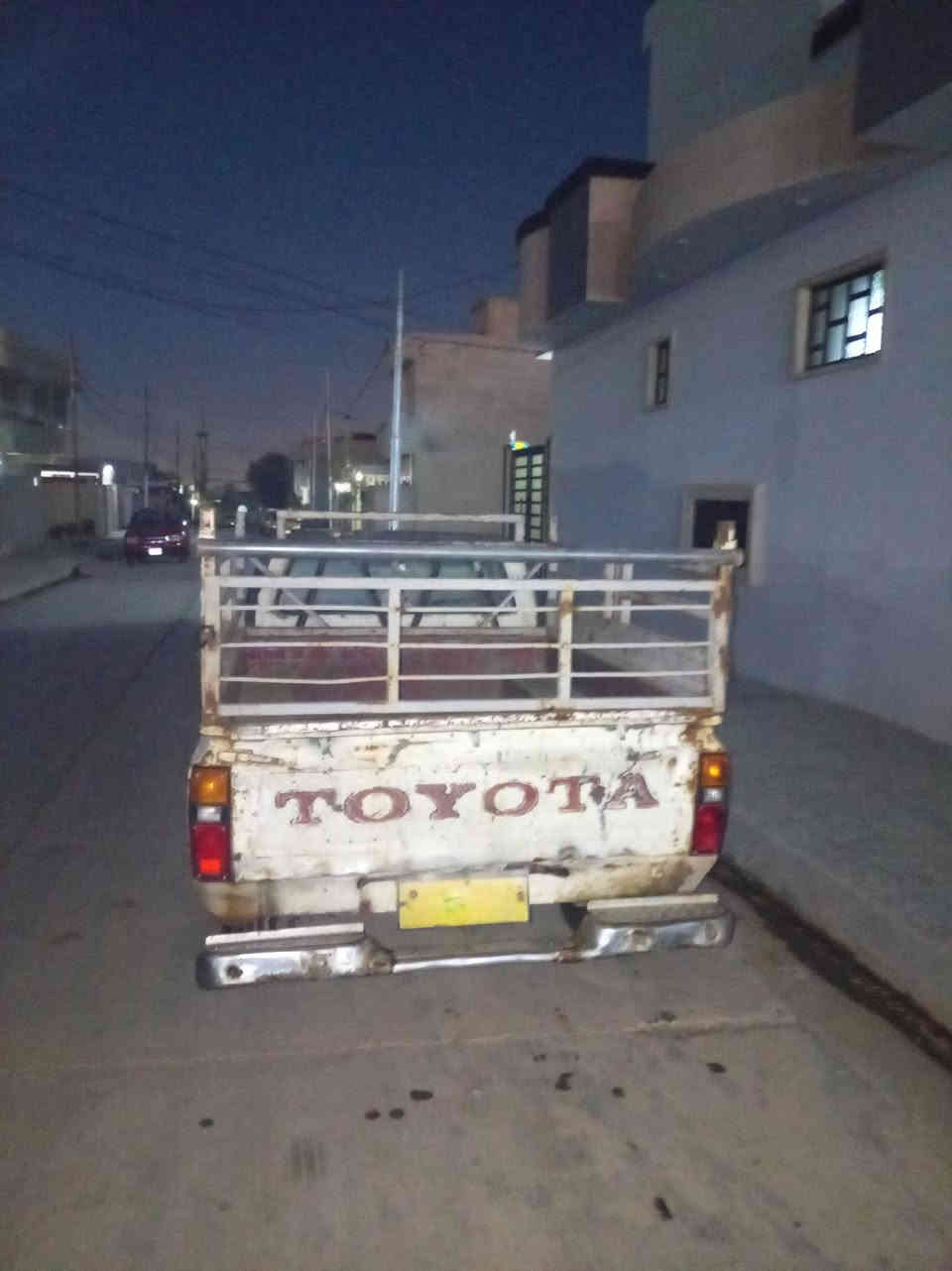 السلام عليكم بكم موديل 80كربون بانزين مكينه بيه اثر تبخير كير شرط سياره نضيفه مل جنيه ويرمنيه كله شغاله سياره كدام العين ماء بيه قطرت اخياس و كشره نضيف بس يردله بخه جماليه شرط التحويل مكان موصل حي المامون السعر 21وبيه مجال الطيبين رقم الهاتف ***********
