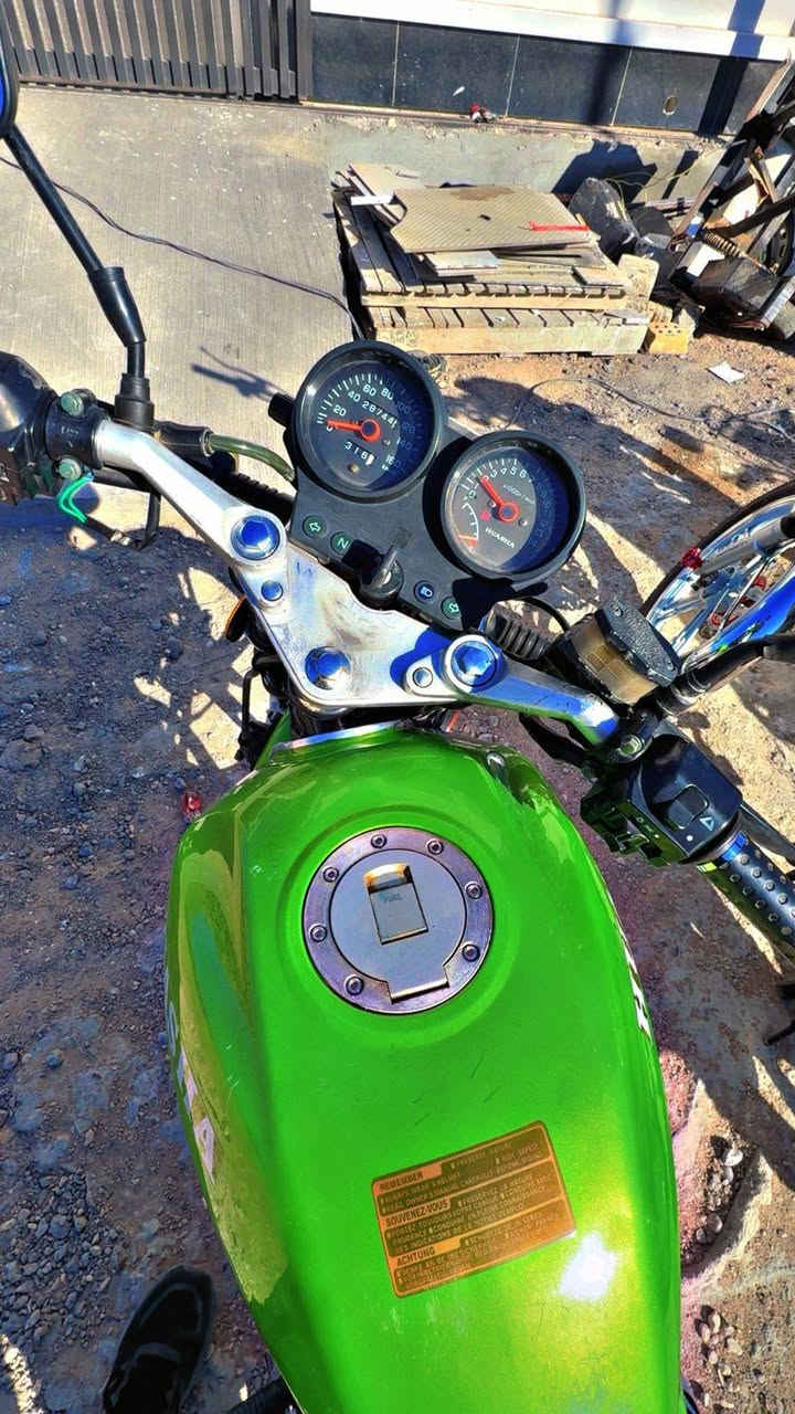 السلام عليكم للبيع هيوشة موديل ٢١ شباب تخلي بصف موديل ال ٢٥ هذا احلى
يعني تتعب من تكول جديد دراجة تخبل وصور كدامكم سعرها ٨٢٥ وبيها مجال بسيط وكلشي اكو جديد ونضيف مكانها حي شهداء رقمي *********** بي واتساب
