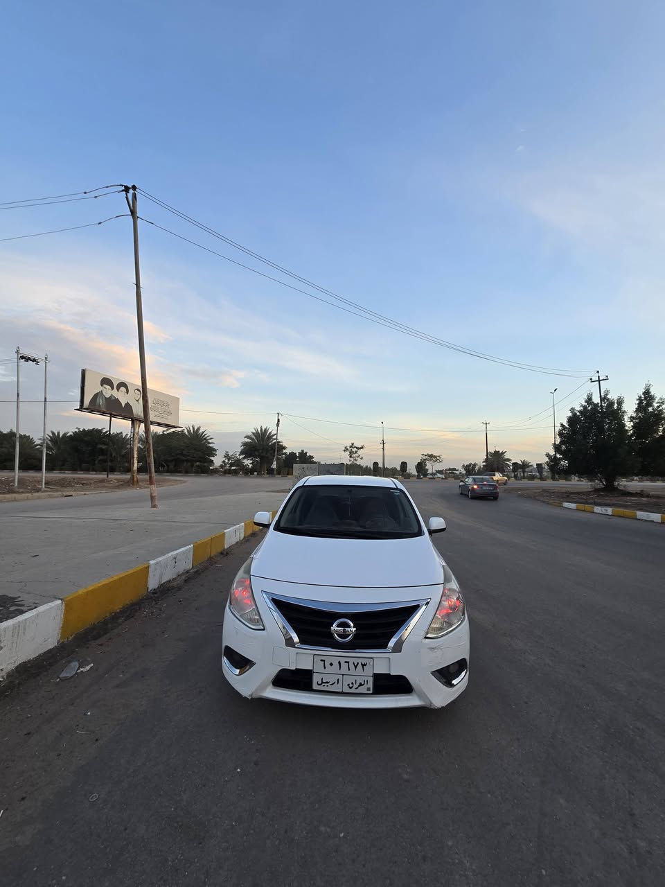 السلام عليكم
صني ٢٠ اربيل 
مكفوله من صبغ وتبديل والبارد بيها طخه مبينه بصوره كد شبر ع وضعها 
كير مكينه تبريد تدفئه كله وضع شركه حداديه تمام 
مكان السياره بابل 
***********
