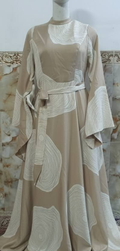 ​ فستان قمة في الأناقة والنظافة 👗
الحالة: لبسة أولى (نظيف جداً كأنه جديد).
​الموديل: فستان طويل، فصالة كلوش مع ردن فراشة وحزام خصر، نقشة هادئة وراقية.
​القياس: يلبس من وزن 60 لحد 95
​السعر: (30) وبيه مجال بسيط للشراي.
​المكان: (بغداد).
​للاستفسار: مراسلة الخاص (دايركت).


**إذا كنت صاحب هذا الإعلان وتريد حذفه لأي سبب، رجاءا أرسل رسالة إلى الدعم الفني**