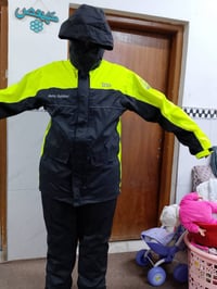 بدلة مطرية • مقاس XL • وزن ٩٠-١٠٥