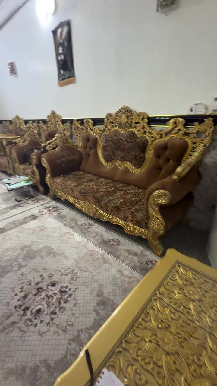 تخم ونص ملكي نضيف مع طبلات
ب٦٠٠الف مكاني كربلا حي العامل 
***********
***********
