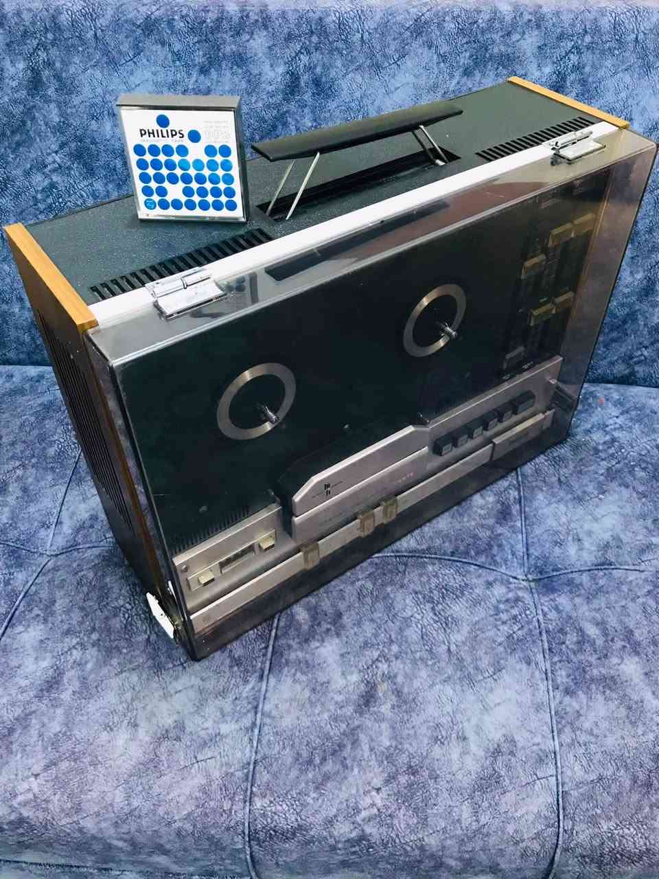 للبيع من اجمل موديلات فلبس 
PHILIPS -N 4416 -1972 -🎻
نظافة الجهاز بنسبة 98 ٪؜ 
 7-INCH
4-TRACK- STEREO
3-MOTOR
3-SPEEOS 🔊 
الجهاز ناطق . مخارج 2 للسماعات اظافيه 
للاستفسار اكثر مراسلة الصفحة
وات *********** اتصال ☎️
