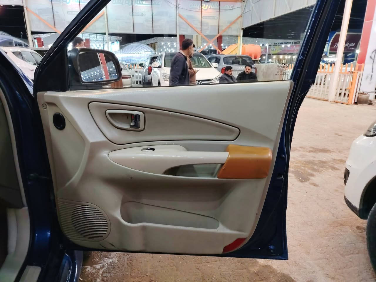 السلام عليكم 
اخواني الاعزاء 
توكسان 2006
رقم بغداد الماني 
بأسمي مداور ثاني يوم 
سنويه ساقطه صار 4 اشهر 
المكينه 2000 خير من الله 
الكير خير من الله 
حداديه نظيفه 
دوشمه جلد جديده 
دواخل بيجي 
كهربائيات شغاله 
زوج تاير جديد 
سياره خير من الله 
السياره معروضه 90 وبيه مجال بصيط كلش 
وتجي وبيك خير وتتددلل 
مكان السياره النجف الاشرف 
*********** ابو غيث 
سياره جاهزه  مال جناي 
صارله 3 سنوات عندي 
واذا ماعجبتك اكتب الله يرزقك 
واسف عله الاطاله
