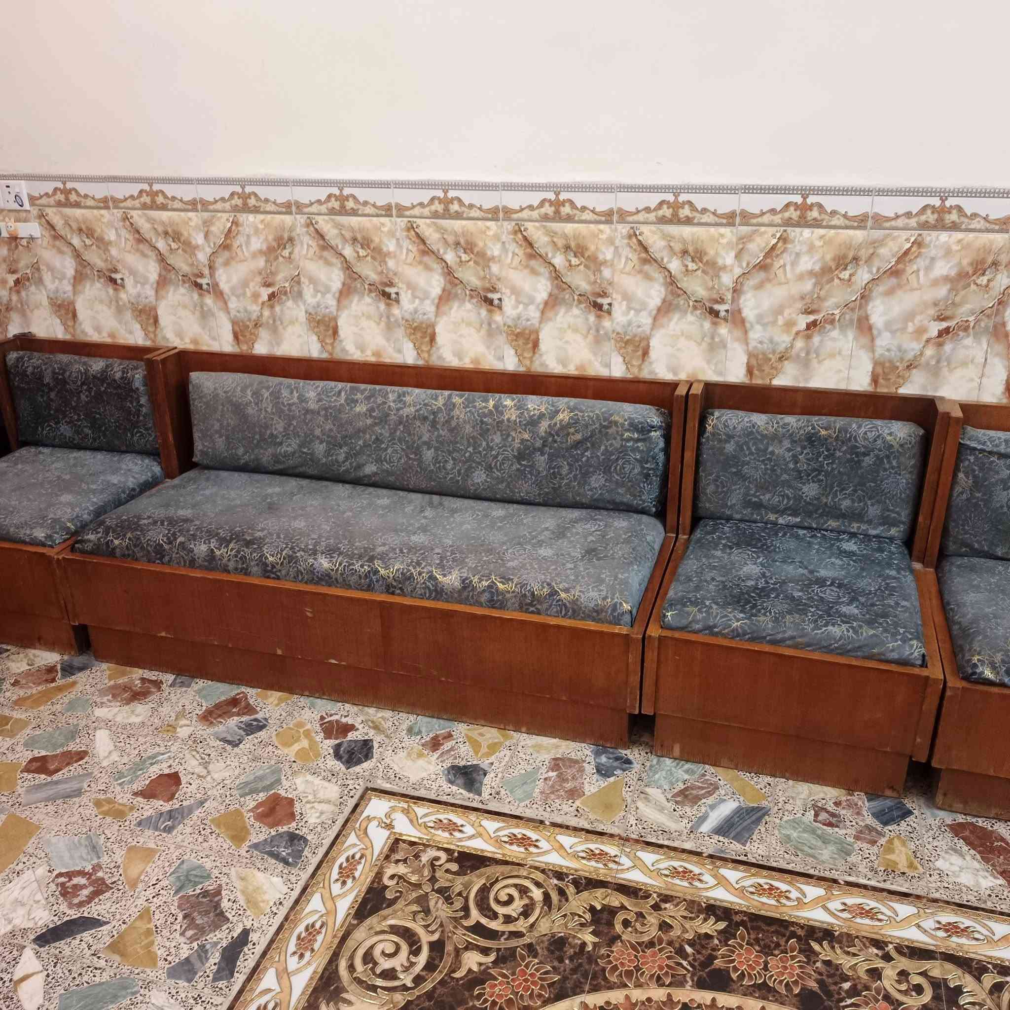 و تخم للبيع نضافه 80بل 100 مكاني كربلاء حي النضال السعر 150 او بي مجال الي يريده يخابر ابي خير او يدلل هاذه رقمي ***********

