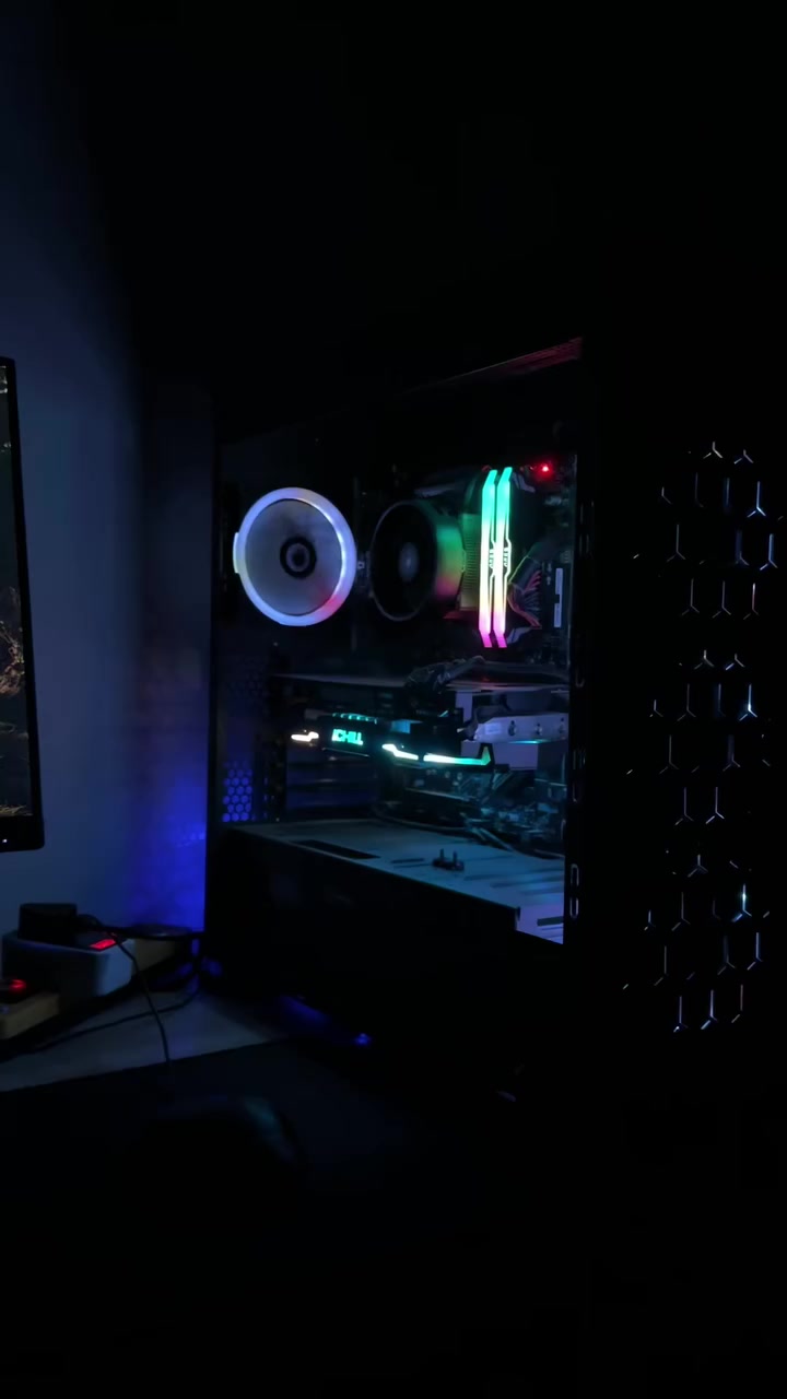 تجميعة كيس فقط نظيفة جداً
M.B x470 msi 
Ryzen 5 3600x 
Ram 32 ddr4 3200 rgb
Rtx 2060 super 8 gb 3fan rgb
P.s 650w
SSD 256
HDD 1T
Case gamemax 4fan 
استخدام شخصي بسيط ونظيفة حرارة وضغط وكلشي 
السعر 680 بيها مجال بسيط


**إذا كنت صاحب هذا الإعلان وتريد حذفه لأي سبب، رجاءا أرسل رسالة إلى الدعم الفني**