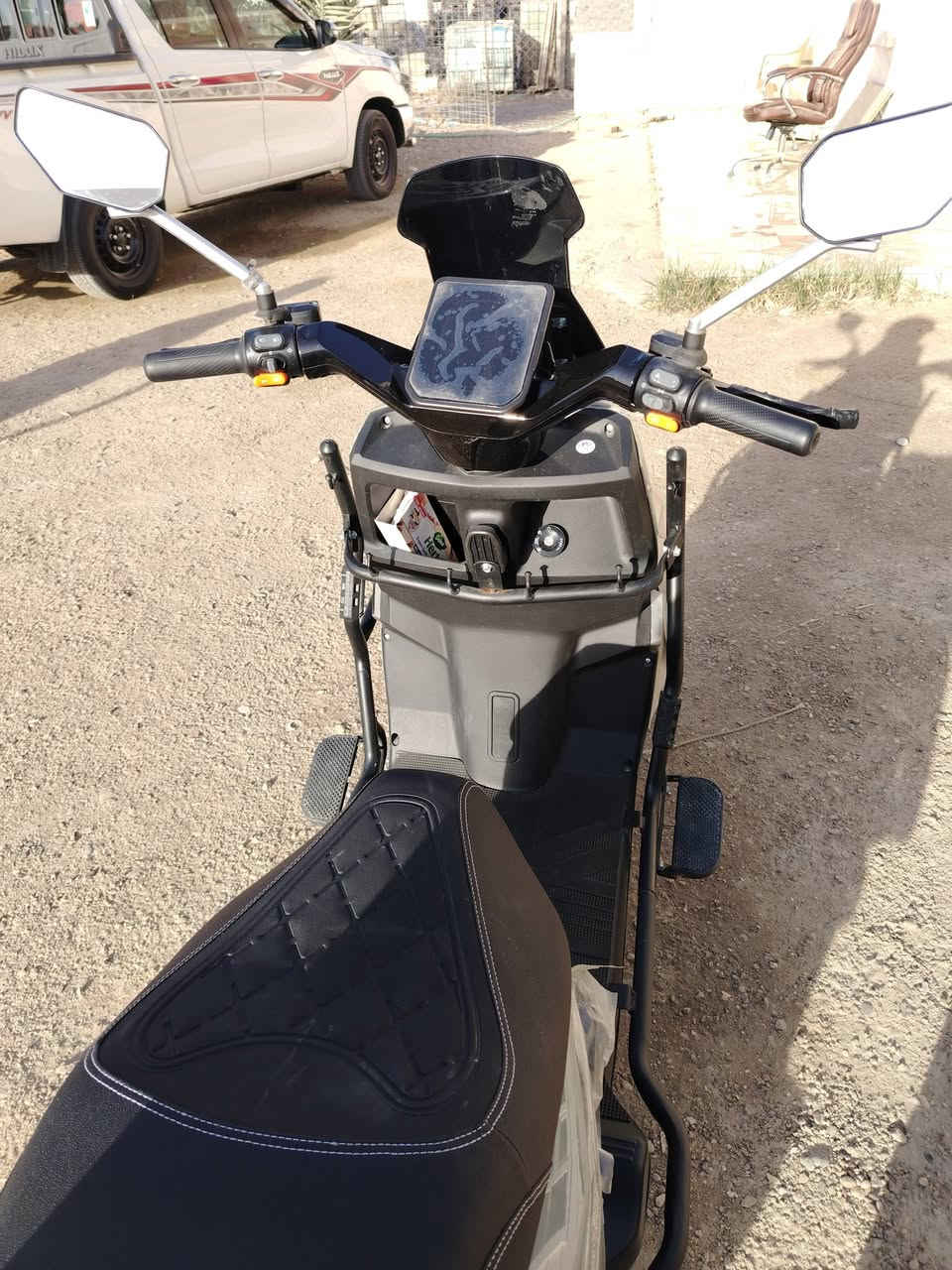 دراجه صاعقه 6باتري 36 امبير 72 فولت  ملف 2500 سرعه ٩٠  دراجه نضيفه مستعمله شهرين فقط عنواني الرمادي الصوفيه ***********
