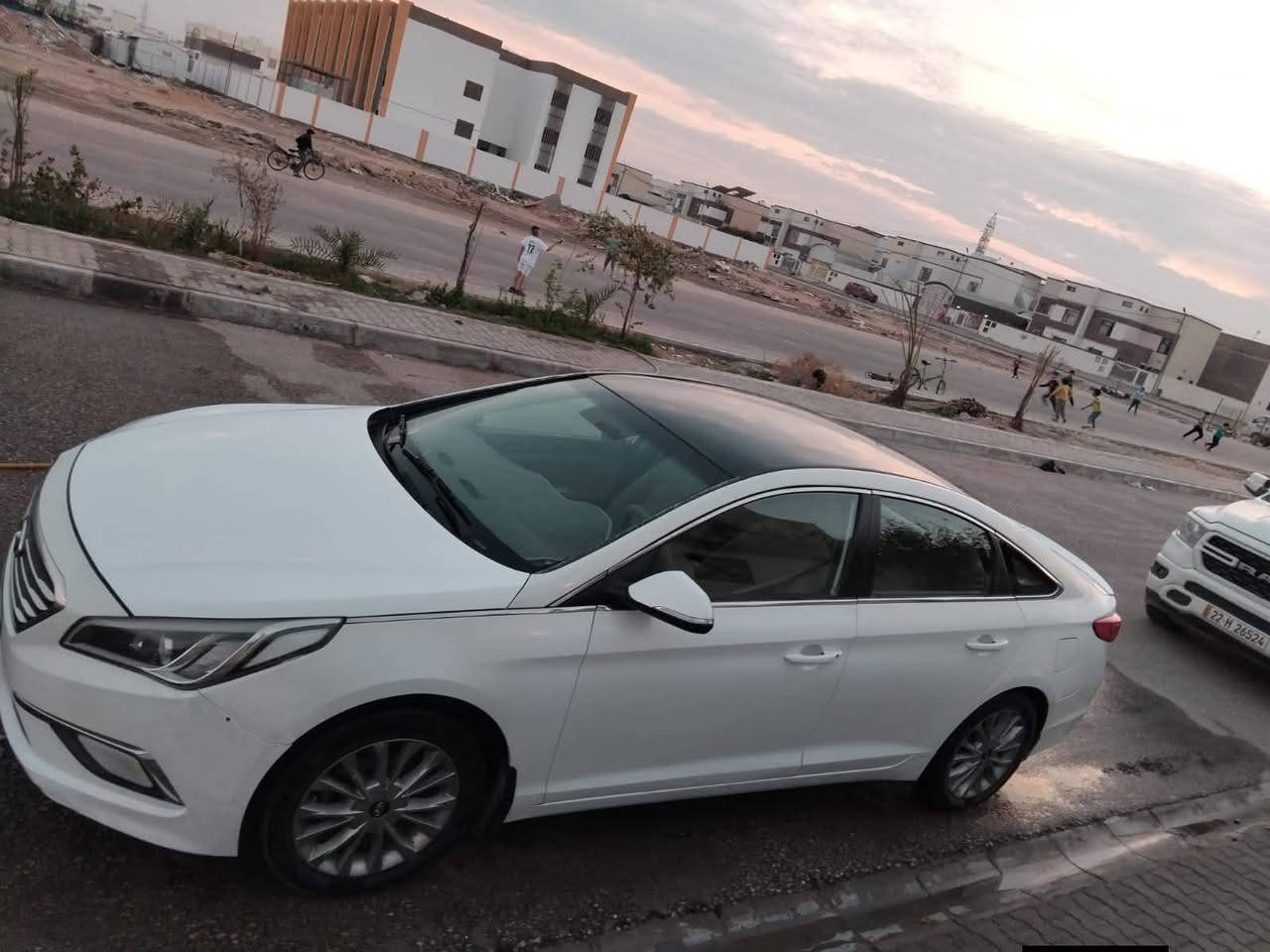 سلام عليكم ورحمة الله وبركاته
سياره للبيع او مراوس بملكه فقط

اغاتي راح اذكر كل تفاصيل السياره بتفصيل وحتى من اول واحد صعد بيها 

بسم الله الرحمن الرحيم
للبيع بالنجف سوناتا موديل 2017 وارد خليجي لون أبيض لؤلؤي رقم أربيل ألماني بأسم شركة دريل خسرو  بكيفك مصبوغة عام السونار مرفق وياها بصور علمود متجيني ودكلي اكو اختلاف بل كلام سياره نفس ماهيه راح احجيها
سياره بيها كص عركجين كفر القماره وشويه طخات شواصي ما شواصي كله مذكور بسونار وفحصتها يم المندلاوي  طبق الاصل وتجي تفحص مره ثانيه واني خادم
سياره القماره بيها كص عرگجين اثر سقيفه طاحت عليها فقط لا متچايه ولا مكلوبه شرط وصبغتها عام وبيها ضربات
القماره جنت مغلفها جلد اسود وشلته حاليا السياره محرك وكير شرط كلشي مابيهن فقط المحرك بي صوت براجز فقط ومذكور بسونار نضوح جبنه بي كير ولمحرك وبعدين وره الفحص نزلت الگير بدلت بي كونترول وسويت الجبنه يعني نضوحه قديم. 

مواصفاتها

فول مواصفات عدا البانوراما و البصمة بيها ( لايت LED و زنون و بک لایت LED و مود درایف و

حساسات أصل خلفية و قطعتين تبريد خلفي و أمامي و كشن كهرباء مع دواخل صحراوي المرغوب مع ABS,EPS و GBS مع ويل كبير رياضي و تحديد سرعة وشاشة مع محرك 2400 دوش ما مفتوح شرط و گیر و خمسة ویل کب و بلاجكتورات و اشاير بالمري مع مري شفط وشاشة اصلية وشاشة عطلات و بعد بيها مواصفات )

السيارة جاهزة أن شاء الله للاخير 

معروضة ب (120) ورقة وبيها مجال ماشيه 145ألف كيلومتر هستوها المكفولة مالتها ب 150 
سياره مال جناي ومجهزه على ايدي للاخير كير ومحرك وحداديه وتبريد وتدفئه وكلشي متذب عليها ابد

رقمي *********** متواجد واتساب وفيس ولشراي يشلع عيوني ومشكوله ذمته ليكسر بحلال العالم
