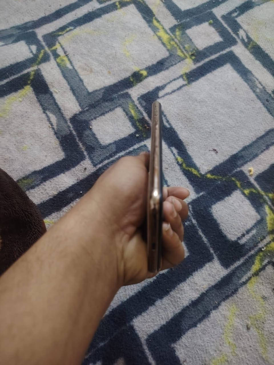 السلام عليكم جهاز اكس ماكس للبيع بدل بطاريه فقط 100شوفة عينك بي كسر بشاشه قليله لباقي بلزكه السعر 175وبي مجال لشراي ***********
