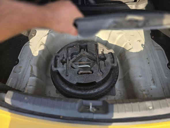 السلام عليكم النتر٢٠١٧ ماشيه ١٠٧سياره صبغه ثانيه معمره كير مكينه مكفوله بيها بدايه الغد ول شاصي سياره كلها ليبل واحد عده جاملغ جهت اليمنه سنويه ٣٠ بسمي مكانها البلديات قرب ملعب صناعه ***********
