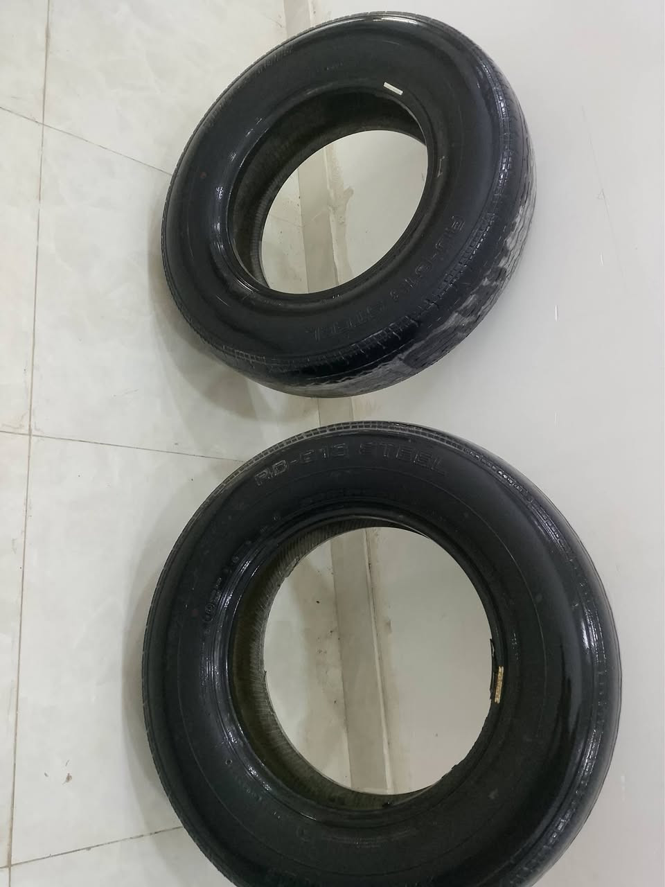 تايرات نسيان عالي حجم  ١٥
زوج برجستون  نضيفات  واحد صيني  
عنوان مشتل ***********
