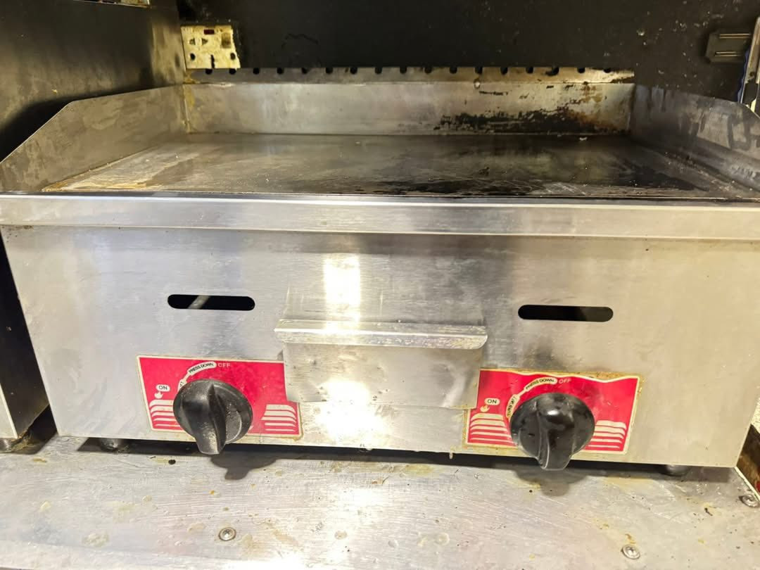 اسلام عليكم
قلايه. اكريل. تركي.  قياس 50. 

قلايه فنكر. 2 حوض. تركي 

ميز المنيوم. عادي. طول 150 

دكت المنيوم مع ساحبه. 120 / 80 

للبيع كلهن شلع     … مكانهه السيدية 

سعر.  550 وبيه مجال. 

***********
