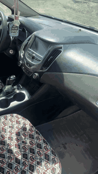 سلام عليكم شوفر كروز 18لبيع السيارة جاهزة مكينة قبل سبوع بدلها هيه والتيربو الباقي حداديه تبريد كهربائيات جاهزه حادثه قبق جنطه وبنيد وجاملغ على البارد السياره تحكمات ستيرن كامره جاهزه سعرها 78وبيها مجال التوصيل ***********
