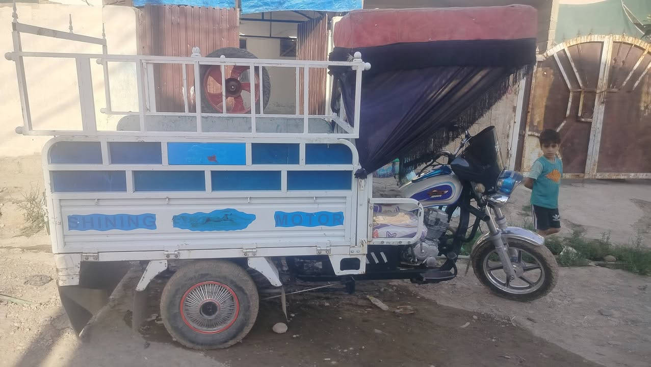 السلام عليكم ستوته للبيع موديل 23 شاصي وركبه شرط محرك ما مفتوح هاذا رقمي  *********** السعر مليون ونص بيه مجال

