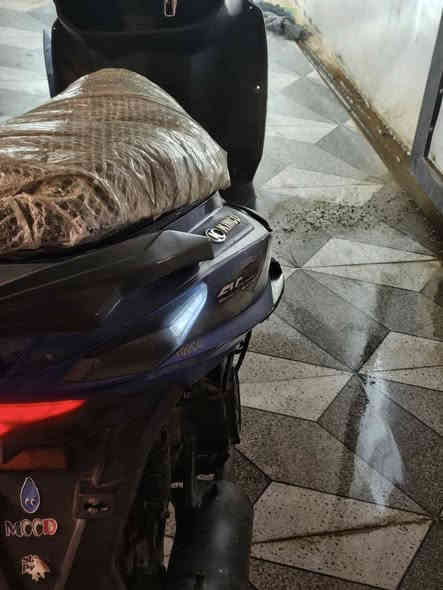 سلام عليكم دراجه كومكو للبيع دراجه راجه شغاله فول الفول نكره سلف دراجه فقط بيه دعمه من كدام ودراجه مبدله ملف ومبدله عقل كلشي بيه جديد دراجه صارله يومين من جفتته بستم وكور جدد ما ناقصه شي كهربائيات كله شغاله الدراجه سعره 250وبيه مجال والموشراي ليراسلني *********** وتساب
