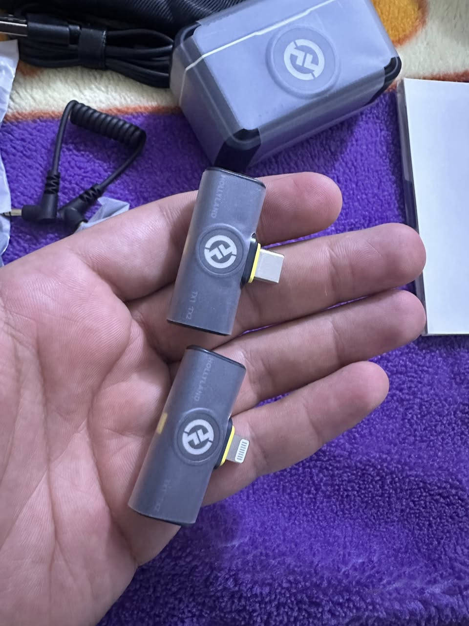 مايكروفون Hollyland Lark M2 الاحترافي المعروف بالعزل ودقة الصوت و صغر حجمة يستخدم للهواتف و الكاميرات ، المايكروفون جديد غير مستخدم تم فتح الكارتون لغرض العرض فقط
السعر 150 الف و بي مجال 
يوجد خدمة التوصيل داخل مركز البصره فقط


**إذا كنت صاحب هذا الإعلان وتريد حذفه لأي سبب، رجاءا أرسل رسالة إلى الدعم الفني**