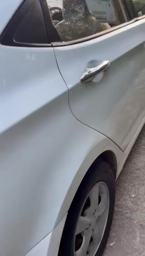 : هيونداي اكسنت خليجي 2013 - 🔥  
📍 الموقع: بغداد - الغزاليه 
📞 للتواصل

0787 495 0258
واتساب ***********
🚗 الموديل والمواصفات الأساسية:  
- النوع: هيونداي اكسنت (Hyundai Accent)  
- الموديل: 2013
- المنشأ: خليجي  
- المحرك: 1600
- الكير: أوتوماتيك  
 بيها فقط 3قطع  صبغ  ابيع حزام
✨ المواصفات المميزة:  
- السيارة جاهزة من كلشي: كير، مكينة، 
_صدر تعبان بس ينزل من سعر 
- تبريد ثلج  
- رقم بغداد  باسمي تحويل ثاني يوم
_كامره اماميه وخلفية
_شاشه
💰 السعر والمراسلة:  
- السعر: 85$
-  بيها مجال بسيط للمشتري
