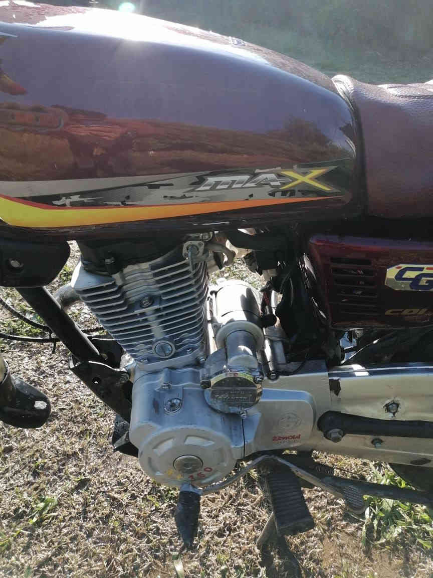 سلام عليكم  دراجه للبيع محرك سافين 22مامفتوح وياله مصطره  السعر 500او بي مجال لطيبين
رقمي***********
