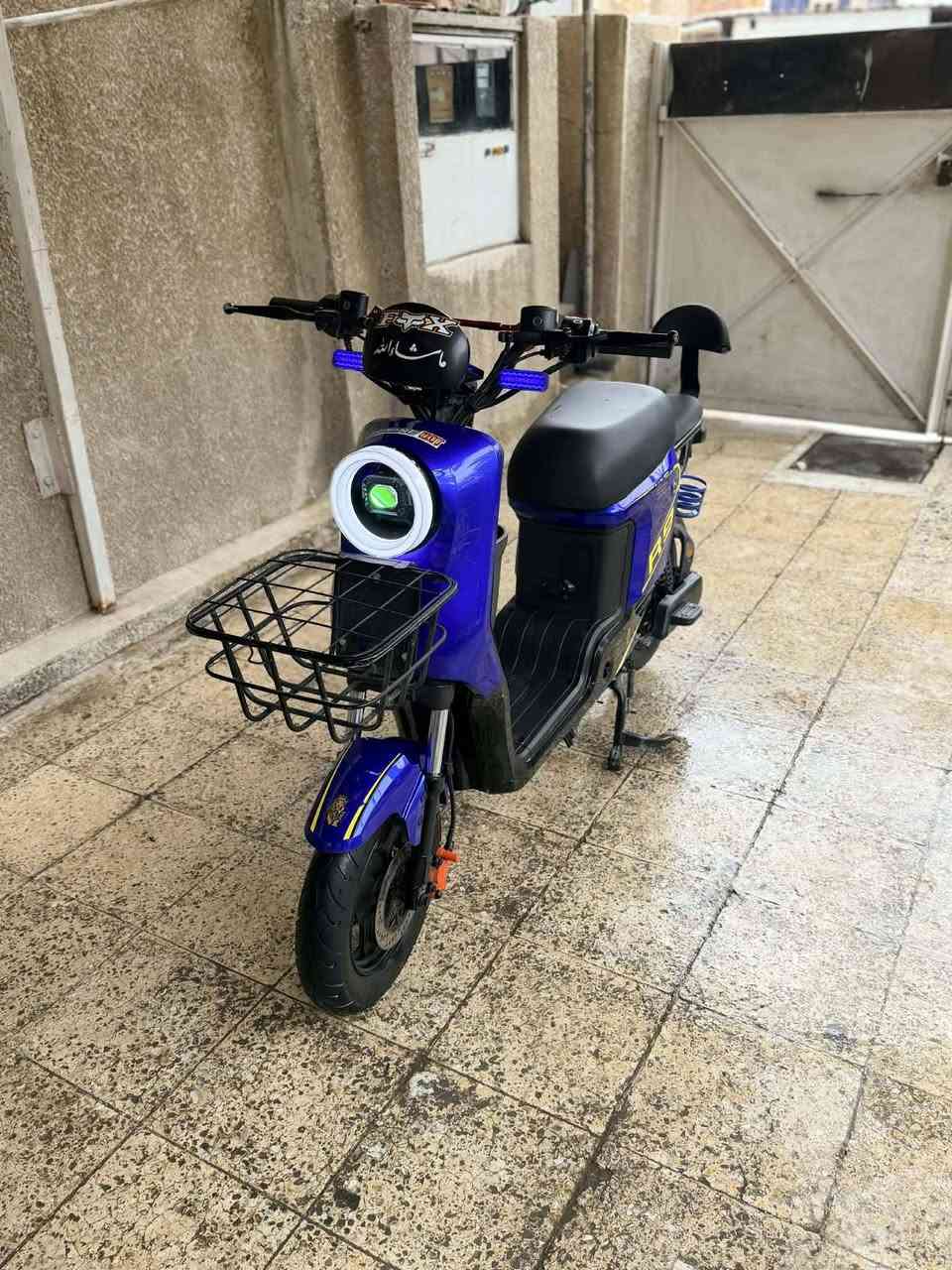 السلام عليكم دراجه شحن R9خمس بطاريات موجوده وياهه كل الادوات مالتهه السعر 500وبيهه مجال حك الجيه العنوان بغداد الشعب


**إذا كنت صاحب هذا الإعلان وتريد حذفه لأي سبب، رجاءا أرسل رسالة إلى الدعم الفني**