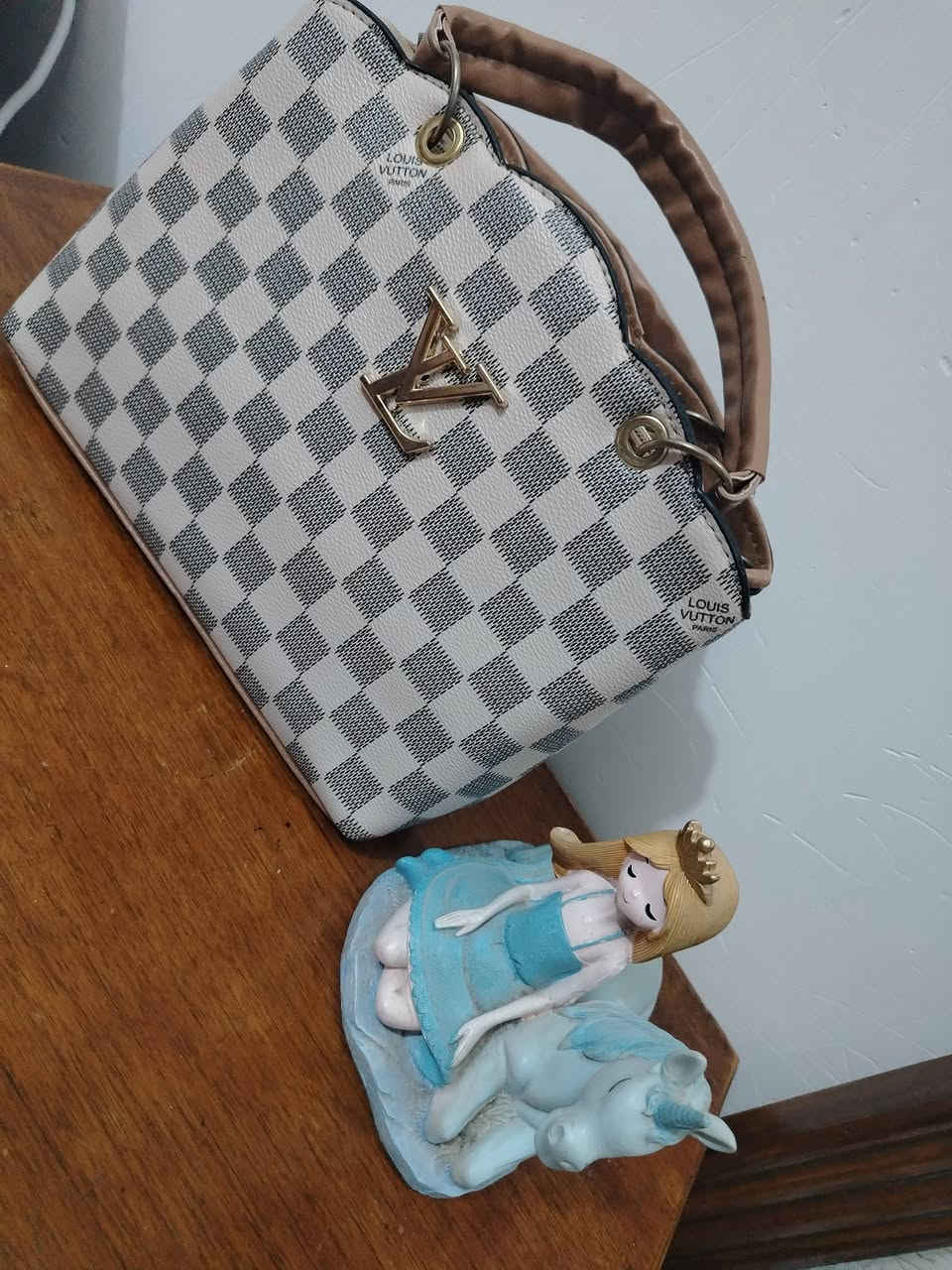 جنط نسائية سعر القطعه 6000
متوفر خدمة توصيل لكافة مناطق الرمادي 🛵🚕
للاستفسار ***********
