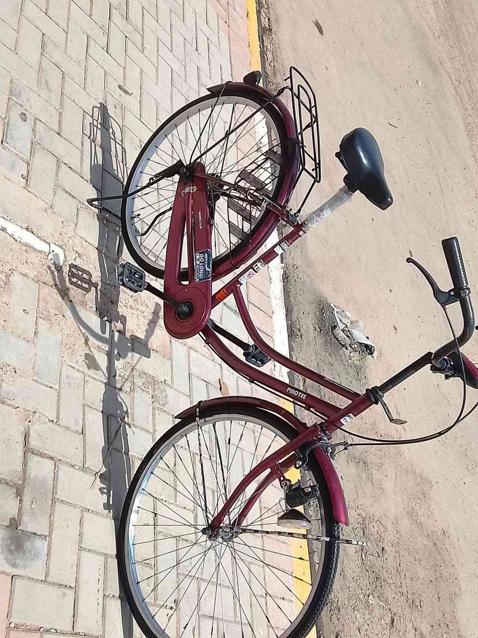 للبيع بايسكل نظيف العاب ما بيه حجم 26 بايسكل جديد اللي يريد يجي خاص او يخابرني على الرقم ***********
