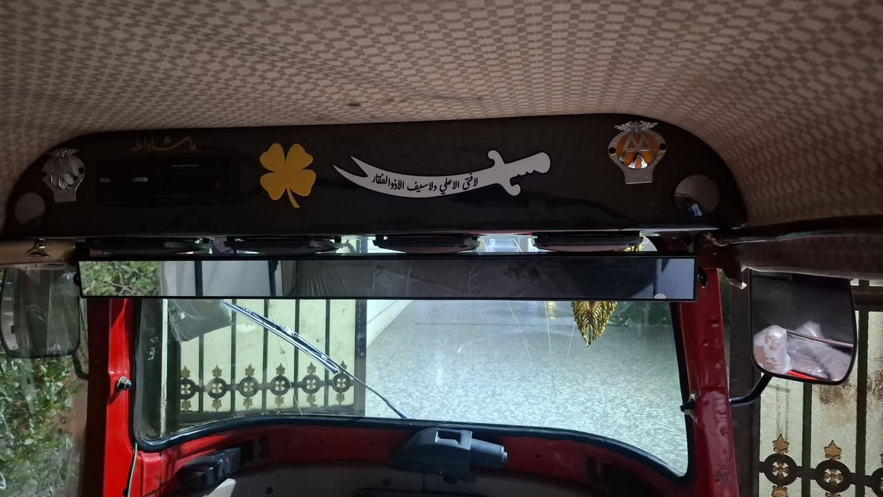 السلام عليكم تكتك ٢٠١٨ مكينة ٢٠ رقم وسنوية تحويل ثاني يوم مصوبغة عام  سعر ٤٩٠٠ وبيها مجال بكان بلديات قرب سوق الميت  رقم *********** ماتواجد على خاص
