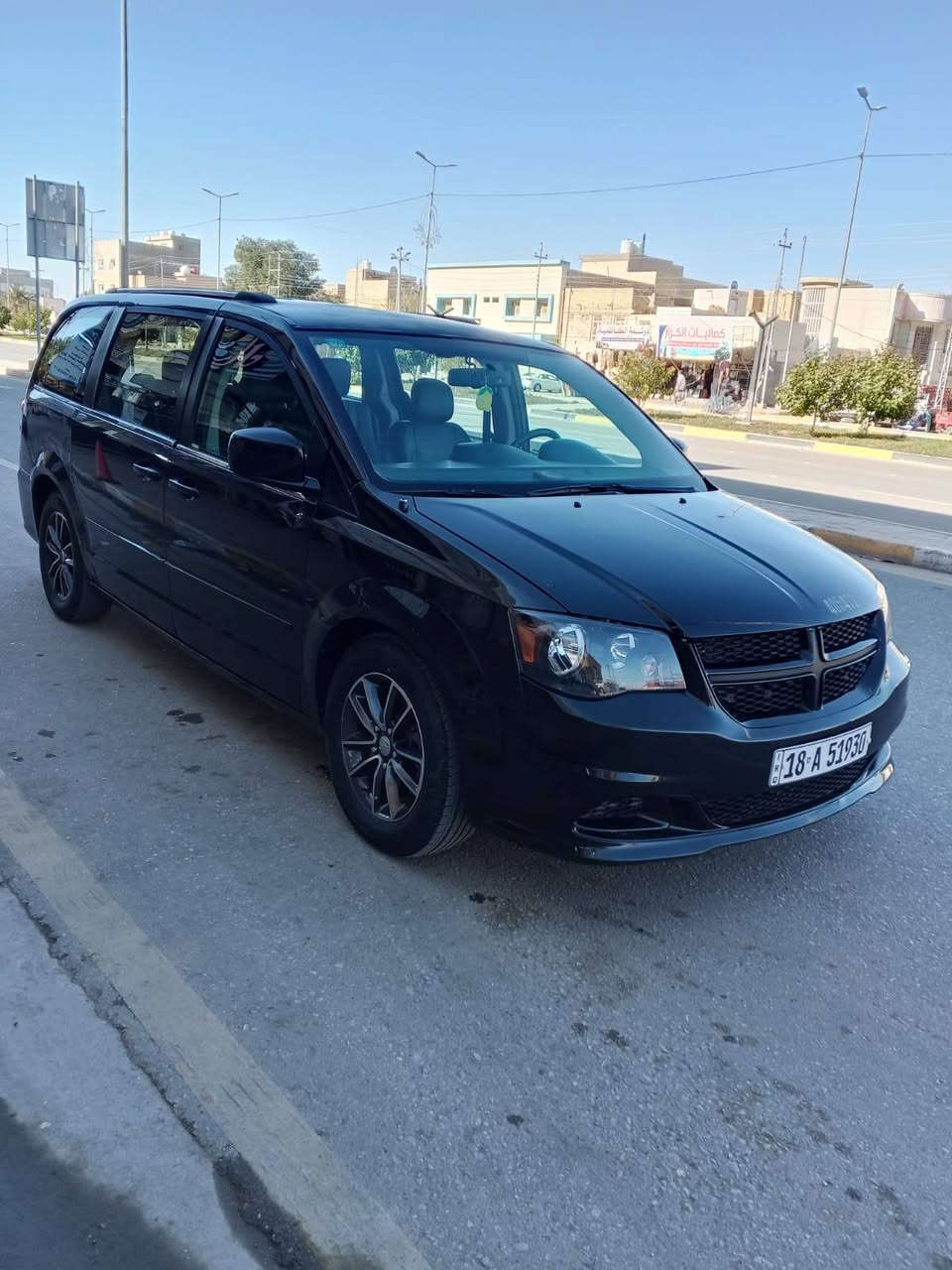 السلام عليكم دوج كرفان موديل 2017 مكينه 3600 مواصفات شاشه كامره خلفيه تحكم ستيرن  جهتين كشن كهربائي كشنات جلد سبعة 7 راكب تبريد 3قطع شاشه قلاب حداديه خلفي امامي جديده كهربائية فول شغال ابواب كهربائية جنطه كهربائية بيه مكانت صبغ سعر 137 العنوان كربلاء *********** ماشيه 83
