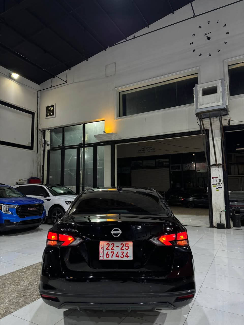 نيسان فيرسه 
كاتيه ماوه ي كاتيه كه ي 50روژي ماوه 
جاملاغي لاي سه كني بوياغه 
ژوره وه ي نه گرتوا 
ئيرباگ سوكان بيلادي داندرايته وه 
ماوه ي رويشتني 42مايل
گير مه كينه هه موي به شه رته 
شوخت قوپ تعديل به شه رت 
.
.
ماسه فاتي SV
راداري پيشه وه 
حه ساسي دواوه  
كاميره 
ئاوينه كاني حه ساسن 
راداري خه تي جاده يه 
تعديل سورعه يه
واير ليسه جي موبايل شه حن
رقم ويتسئاپ *********** أربيل, العراق
