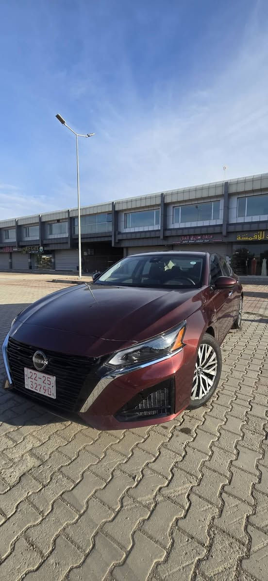 للبيع التيما SV
السعر 149 بيها مجال بسيط 
***********
موديل 2023 
ماشيه 39 ميل 
الون ماروني  
تحكم ستيرن 
تثبيت سرعه 
كاميرا خلفي 
رادار خلفي 
رادار جانبي 
تايرات شركة 
بصمة أبواب 
بصمة تشغيل عن بعد
كشن كهربائي
لايتات زنون بلادي 
صدر امامي خلفي شركة مملعوب بي 
كير مكينه بشرط 
تبريد ثلج 
حجر بلادي
السياره بجم كبس فقط جاملغ وباب سايق بدون دواخل 

 كاتي وياها شهرين لترقيم تترقم شمالي اربيل سليمانيه دهوك حسب الرغبه 
مكان السياره ديالى خانقين
