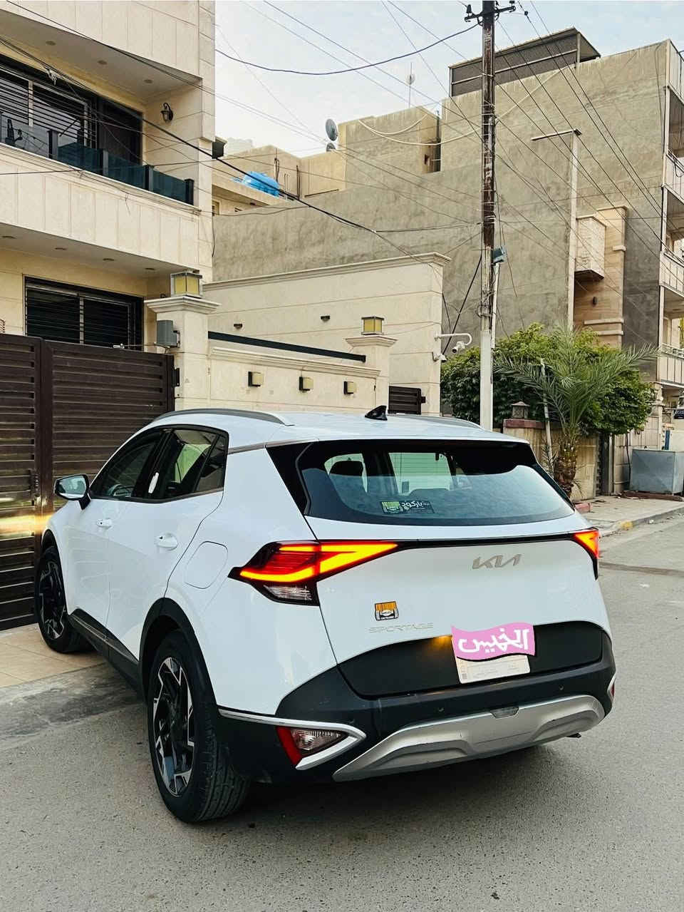 سبورتج 2024 خليجي 

ماشيه 50 الف كم مكفولة كفالة عامه من الصبغ والبارد والتبديل والفتح 

بيها كم رصعه بالباب ملاحظات بسيطه 
سيارة جديدة كلش تخم تاير جديد 

مواصفات السيارة / كشنات كهرباء عدد 2 الاماميات / اشاير شفط بالشباك / شاشه كاربلاي / كشنات تدفئة / ستيرن تدفئة / اشاير بالمرايا / ويل 19 كبير / وباقي المواصفات المعروفة للسبورتج .. 

السعر : 22,300 بيها مجال بسيط 

مكاني بغداد العرصات 
***********
