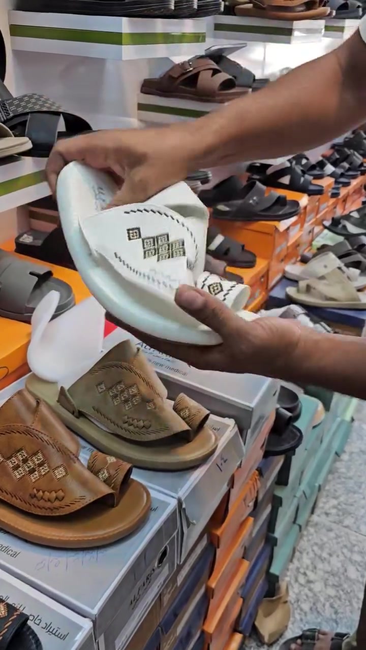 @إشارة ​👟 تخفيضات زلزال.. حياكم الله! 👟
​أحذية ماستر (Master Quality) 🔥
سعر القطعه ب ٢٣ وتوصيل مجاني قطعتين ب ٤٠ وتوصيل مجاني ٣ قطع ب ٥٥ وتوصيل مجاني 
قياس ٤١ ٤٢ ٤٣ ٤٤ ٤٥ ٤٦
آخـــر قِطَـــع وبأسعار تحت سعر الجملة! 📉
​الكمية محدودة جدًا.. الحك لو ما تلحك!🏃‍♂️💨
​📍 الموقع:
بابل - المسيب - السوق المسقف 
(فرع أحمد ممي - مجاور أبو دعاء للفرفوري)
​تفضلوا يمنا وأهلاً وسهلاً بكم! ✨


**إذا كنت صاحب هذا الإعلان وتريد حذفه لأي سبب، رجاءا أرسل رسالة إلى الدعم الفني**