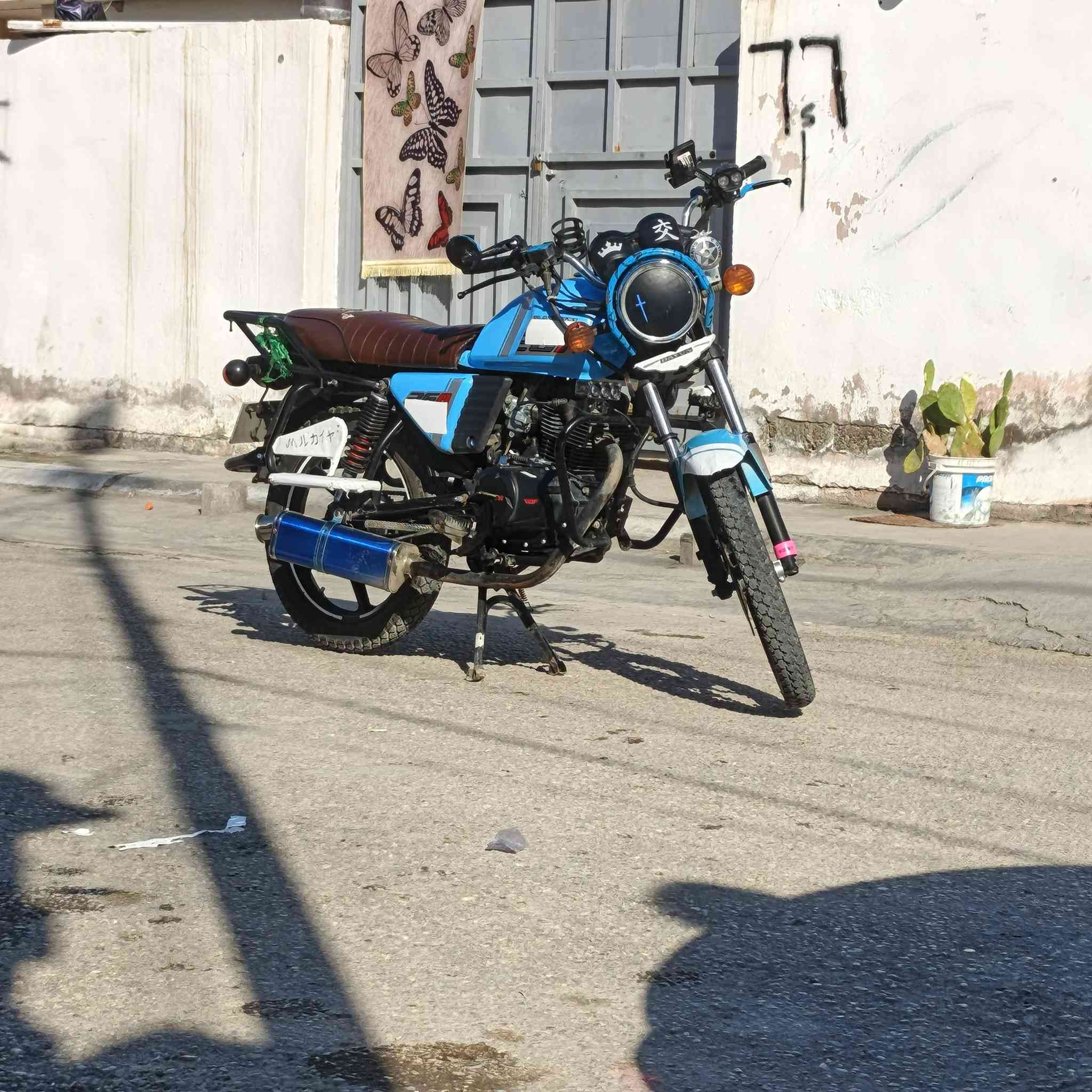 ديوان نفخ 2023 نضيفه وكامله للأخير مابيه نقص برغي واحد مجبمزه ومرتبه ومال جناي على ايدي بيه مكينه زيرو مصارله سبوعين منشديته كابريتر جديده دسكات امامي خلفي جدد كوبلن وزنجيل جدد ابو لربل تايرات امامي خلفي جدد وشرط ياباني اصلي بيه وبيه الستان طاك وملحوم صالنصه  رياضيه صوته حلو وناعم بيه زنون يعمي العيون وهورن كوستر بيه مختصر يعني كلا جديد هاي تفاصيل كلها كدامك لتكلي بعد شبيها مابيها للاستفسار الاتصال على *********** مكانها كربلاء
