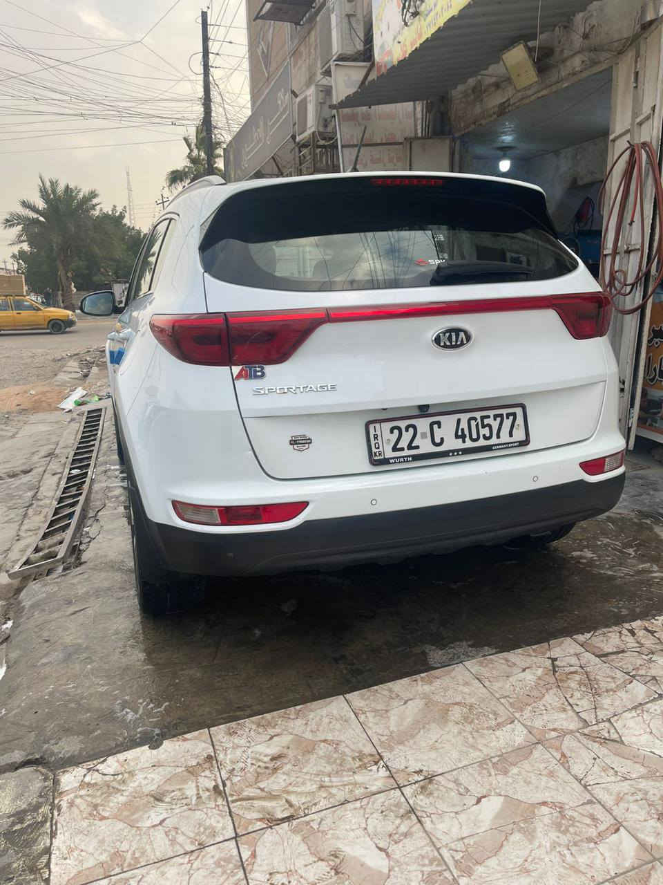 السلام عليكم
سبورتج 17  خليجي  
رقم دولي اربيل
مكفولة كفالة عامة  عده الي مأشر عليه بل صوره
المواصفات: 
فول تحكم ستيرن
تبريد قطعتين 
حساسات أمامية 
حساسات خلفية 
مري كهرباء 
اشير بالمري
شاشة اعطال
كامره  
يدات ابواب نيكل 
محرك 2000 دوش
كروس مثبت سرعه 
ثلاث وضعيات قيادة 
‏ECO
‏SPORTS 
‏NORMAL 
وباقي تفاصيل سبورتج معروفه 
تخم تاير جديد 
باتري جديد 
السعر 163
العنوان بغداد الشعب 
للاستفسار 
***********
