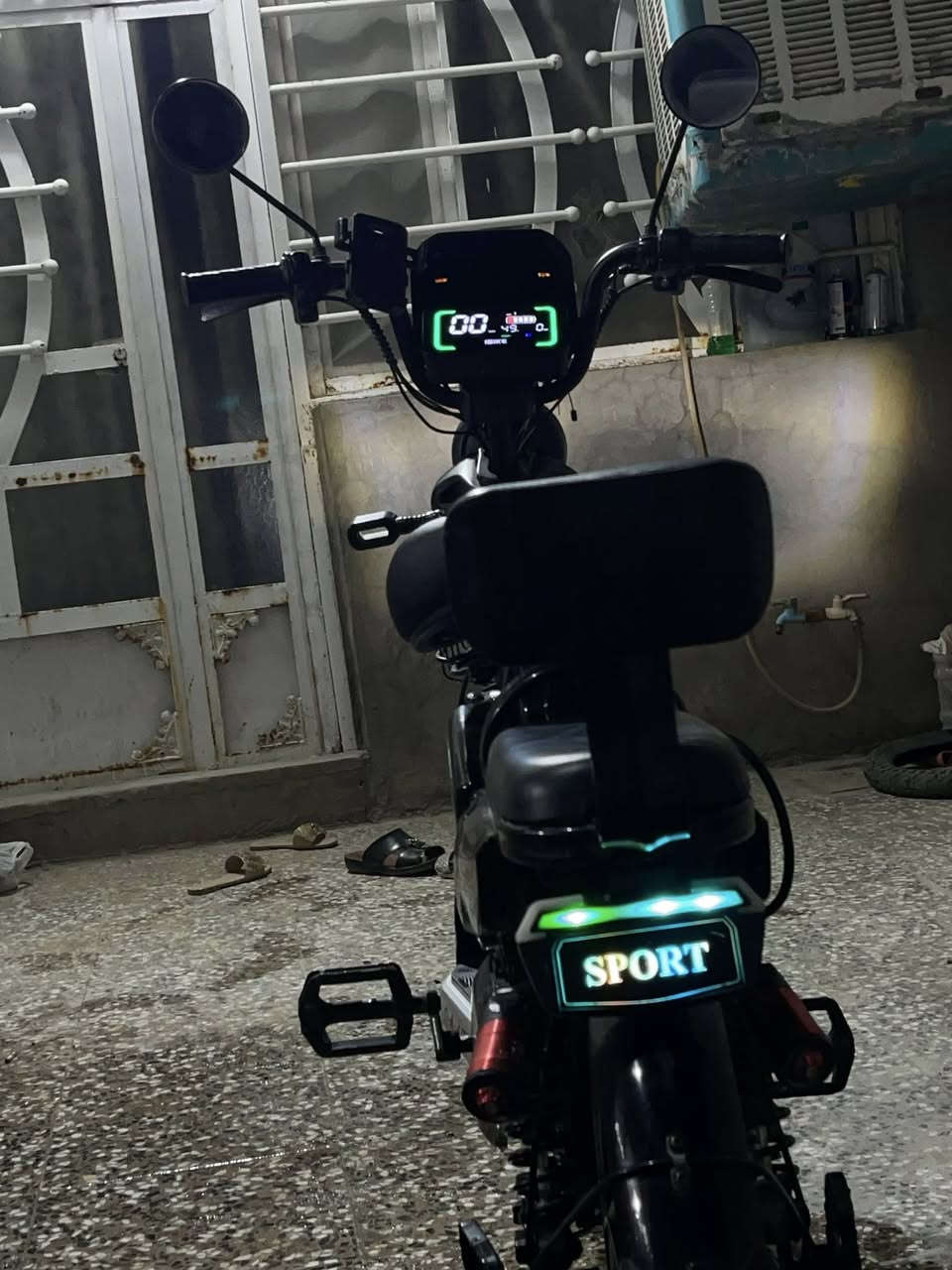 دراجه شحن موديل 2023للبيع فول مواصفات السعر 300الف وبيهه مجال الرقم ***********واتساب متوفر لعنوان بغداد الشعله التفاصيل داخل الفديو
