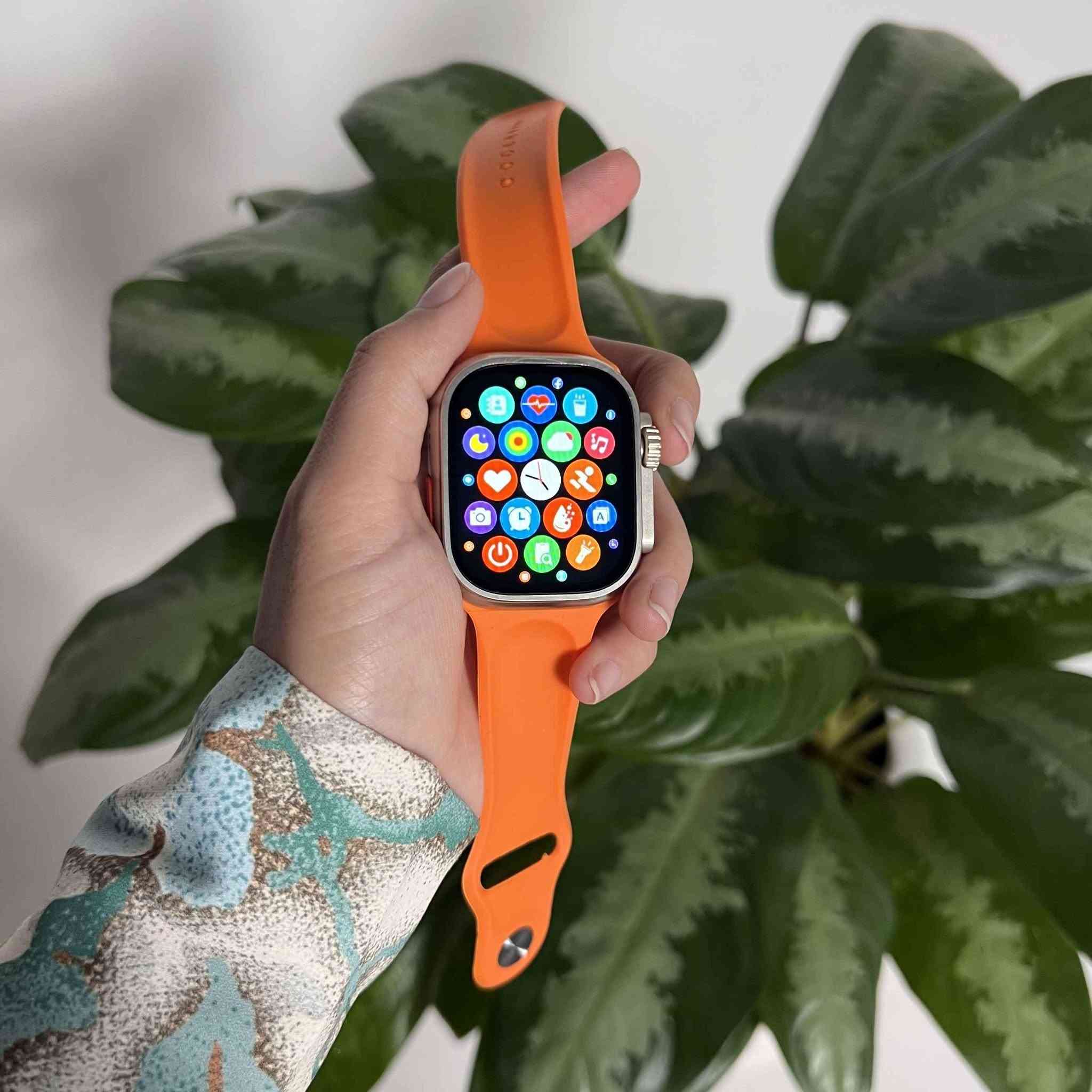 بوكس هدايا يرفع الراس او مكافئه على جهودك باقل سعر 😍🔥

باكج ROOK-460 الذكية – ساعة WATCH 10 + سماعة رأس لاسلكية + سماعات أذن بلوتوث

باكج تقني متكامل يجمع بين ساعة ذكية بشاشة كبيرة 2.09 إنش، وسماعة رأس لاسلكية، وسماعات أذن TWS داخل علبة شحن – كل ما تحتاجه في صندوق واحد.

• ساعة ذكية WATCH 10 بشاشة 2.09 إنش (49MM) مع عرض ملون AMOLED
• سماعات أذن لاسلكية TWS بتقنية بلوتوث 5.3
• مدى اتصال بلوتوث من 15 إلى 25 متر
• بطارية سماعات الأذن 30mAh قابلة لإعادة الشحن + علبة شحن 300mAh
• تدعم أنظمة Android 5.0+ و iOS 9.0+

الساعة الذكية:
 • الشاشة: 2.09 إنش
 • المقاس: 49MM
 • التطبيق: FitPro
 • التوافق: Android 5.0 أو أحدث / iOS 9.0 أو أحدث
 • البلوتوث: 4.0
 • لغة التطبيق: تدعم لغات متعددة

سماعات الأذن TWS:
 • إصدار البلوتوث: V5.3 + EDR (جهتين)
 • وضع البلوتوث: A2DP / HFP / HSP / AVRCP
 • التردد: 2.4GHz
 • مدى البلوتوث: 15–25 متر
 • بطارية السماعة الواحدة: 30mAh ليثيوم قابلة لإعادة الشحن
 • وقت تشغيل الموسيقى: حوالي 2–3 ساعات
 • وقت المكالمات: حوالي 4 ساعات
 • وقت الاستعداد: حتى 6 ساعات
 • سعة بطارية علبة الشحن: 300mAh
 • وقت شحن العلبة: حوالي 1 ساعة
 • جهد الشحن: 5V

محتويات العلبة:
 • ساعة WATCH 10 الذكية
 • سماعة رأس لاسلكية
 • سماعات أذن لاسلكية داخل علبة شحن
 • كتيب المستخدم بغداد, العراق


**إذا كنت صاحب هذا الإعلان وتريد حذفه لأي سبب، رجاءا أرسل رسالة إلى الدعم الفني**