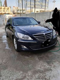 جنسس ادوات بدون ارقام موديل 2012 السيارة بيه كصة وحدة بجم  فول مواصفات...