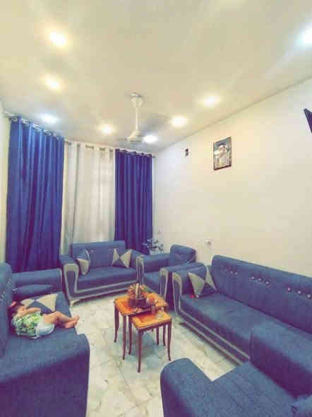 السلام عليكم  بيت للبيع بداية هورجب خمس دقائق على الدوره شارع 60 البيت صاير مجمع ارض النخيل الثاني وره المحطه الأرزاق المنطقه كاملة  من كل شي سند 25 اصولي قرار قاضي  مي انترنيت شوارع مبلطه عرض الشارع 12متر سحب ذهبي  96 متر جبهه 6وربع
نزال 16 طابق ونص بناء طابوك يحتوي على غرفتين نوم الطابق الارضي استقبال ومطبخ مفتوح على الصاله كما موظح بل الصور وغرفة نوم والخدمات أما الطابق الثاني غرفة نوم سويت البيت بي سطحين شتايكر كامل الفوك والجوه  السعر 90 وبي مجال  علما اني صاحب البيت ملاحظه 🌹 الجوارين ذهب  سبب البيع ظرف خاص   اتصل على الرقم ***********واتساب
