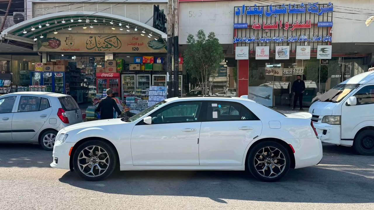 كرايسلر S300
مديل 2018 وارد كندي كلين تايتل مكفولة كفالة عامة
 مواصفات عادية بنوراما +كشنات كهرباء + تدفئة كشنات + تبريد قطعتين 
ماشية 111 الف كيلو متر
تخم تايرات جديد فايرستون ياباني 
السيارة اي نقص مابيها تشغل وتطلع 
￼ ‭***********‬
