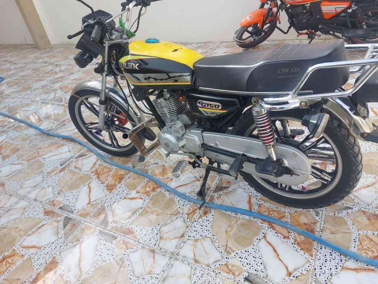 سلام عليكم اخوان دراجه للبيع ايراني سونك دراجه خير من الله موديل 2023اوراقه اصوليه( كارتوني ) للستفسار اتصل على هاذه لرقم ***********
