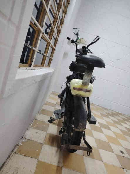 اسلام عليكم ماطور شحن للبيع 5 باتري شرط كهربائيات شغالة ماعدة العداد السرعة فقط نضافتو كدام العين الويل الوره بي عواج خفيف بس انطيك بي شرط صارلو فوك السنة ماموكفني بس متوازي على بيعتو الشحن يكفيك من 2.30الى 3.00ساعات شرط السعر 250 بي مجال العنوان. موصل دورة الزنجيلي
