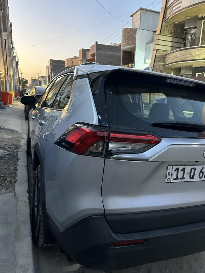 راف فور xle 2024 سلفر  وارد كندي ياباني اصلي
للبيع او المراوس  
1-بصمه
2- فتحه 
3- كشنات تدفئه 
4- كشن السايق كهرباء 
5- كاميرا خلفيه دواره 
6- صندوق كهرباء 
7- رادر 
8 - نقطه عمياء
9- اوتو ستوب 
10- اوتو هولد 
11- هاند بريك بصمه 
12 - لايتات LED
13- حساسات خلفيه
14- اشاير بالمري 
السياره مبدل بيها باب خلف السائق اصلي نفس اللون 
وجاملغ وصندوق مصلح بارد مع صبغ جزء من الصندوق بدون ايرباك 
ماشيه 40 الف كيلو متر 
مرقم جاهز بغداد
***********
