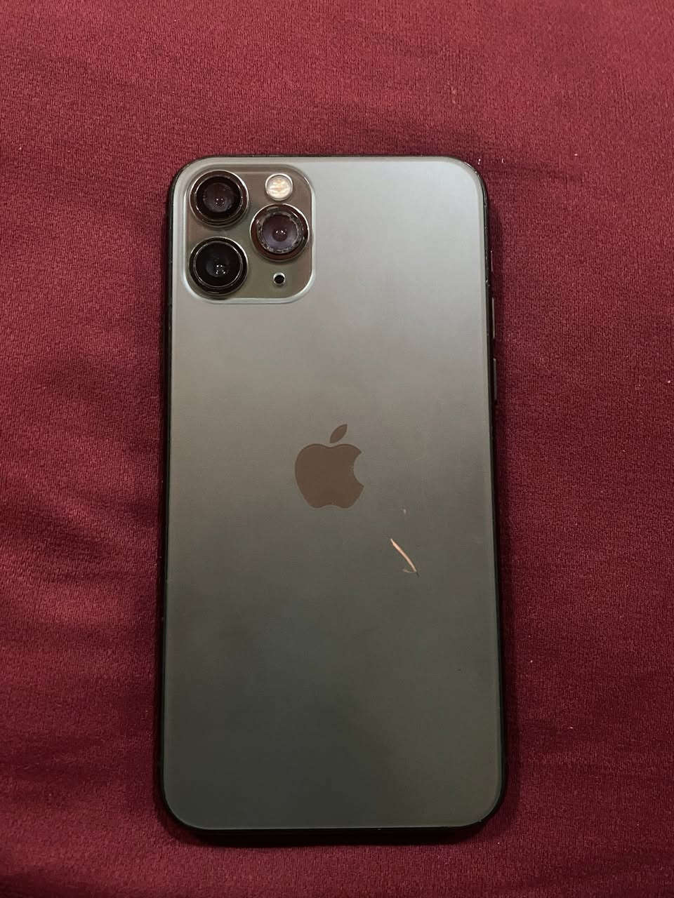 السلام عليكم ايفون 11 برو فقط للبيع مبدل شاشه وبطاريه اصليات والكامره الاماميه ما تشتغل ذاكره 64 السعر 170وبي مجال عنواني حله ابو غرق رقمي ***********

