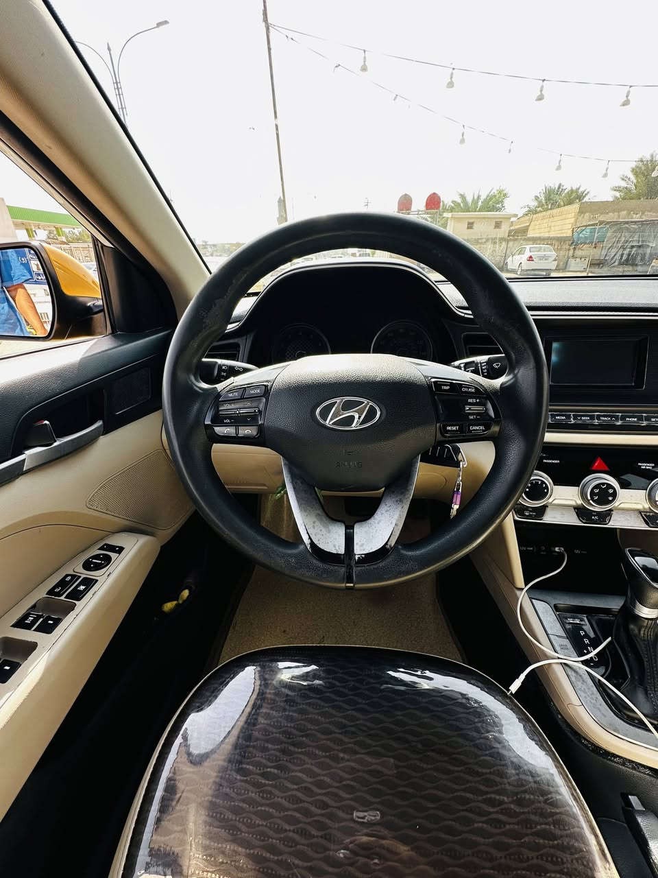 السلام عليكم
النترا  موديل 2019 وارد امريكي حادثها بس ضربه بلبنيد وضربته خفيفه مثل ما موضح بلصوره السياره ليبل واحد  رقم بغداد
مكان السياره ديوانيه 
السعر 145 
***********
ابيع شرط السونار
صور الحادث بلمنشور
