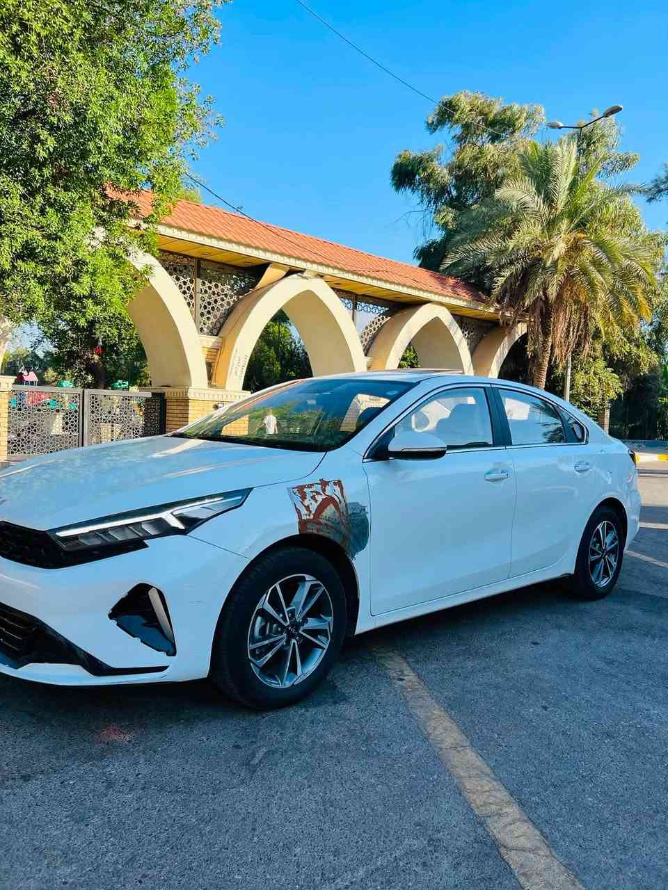 السلام عليكم 😎🔥 بيع فقط 
كيا K3 وارد صين 2022 
عداد 52 الف 
رقم اربيل تحويل مباشر ومضمون 

السياره مابيها قطرة صبغ فقط الطخات موضحه كدامك 

المواصفات 🔰
محرك 1.5 دبل نوزل 
بصمه ابواب وتشغيل عن بعد 
فتحه سقف 
تحكم ستيرن 
كروز سرعه
شاشه
تبريد قطعتين 
كامره خلفيه 
كشنات جلد كريمي 
تبريد قطعتين 
داخل وخارج زينون 
3 اوضاع قياده 
سايد بريك دكمه 
وبعد بيها مواصفات 

  📍 مكان السياره / بغداد الكاظميه 

📞 ***********
