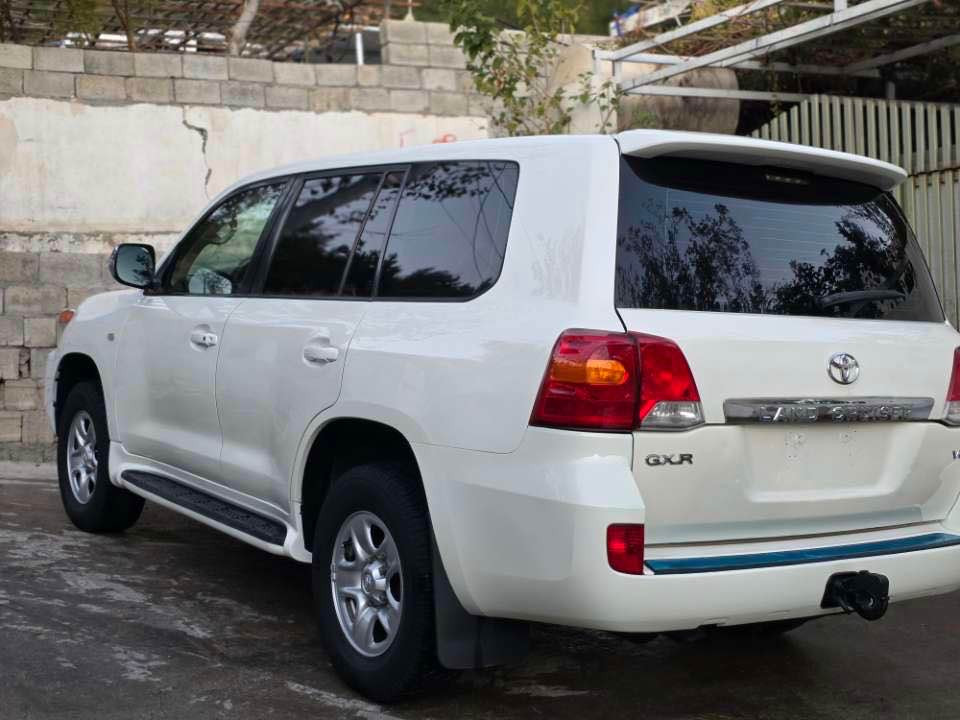 وەنەوشە ٢٠١١ گیر حادی ناو زەرد سەلەجە و تەبرید مەرکەزی گیر و مەکینە و کارەبایەت هەموی بە شەرت حلوجە بی رەقەمە و دوبەیە بۆیاخ حام بۆ جوانی لەسەر ساخەی بی وەرگەرەن 
نرخی ١٦٥ وەرەقە و مەحەمەلە 
***********
*********** أربيل, العراق
