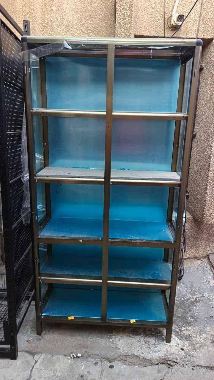 اثاث صيدلية مستعمل وبحالة جيدة مكون من 
عدد 6 دواليب المنيوم 
عدد 2 فاترينات المنيوم 
عدد 2 تعاليك 
للاستفسار اتصل على الرقم 
***********
السعر على الخاص
العنوان : الغزالية بغداد, العراق
